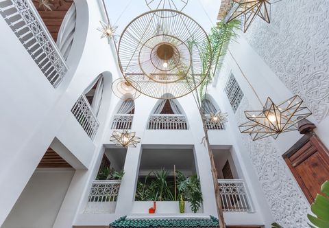 อื่นๆ Riad NS