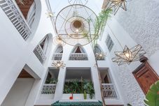 อื่นๆ Riad NS