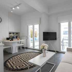 Primary image1Lusso Bianco Nilie Hospitality MGMT,Sintrivani/Ekthesi飯店