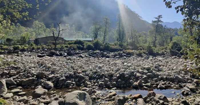 Others Himalayan River Garden