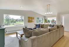 Others 6 Chehalis Getaway w/ Golf Course View + Fire Pit!