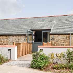 Primary image 1 Carines Barns - Pol, Deviock Hotels