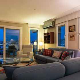 Room1切什梅碼頭 3 分鐘路程的海景陽台公寓,伊兹密尔飯店