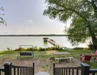 Others 2 Charming Rice Cabin w/ Lake Access & Dock!
