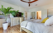 อื่นๆ 2 Luxe Gulf Breeze Home w/ Patios - 4 Mi to Beaches!