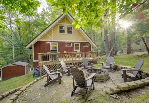 Others Beech Mountain Chalet w/ Deck, Fire Pit & Grill!