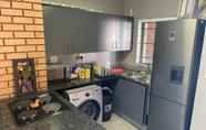 Others 2 Eazy Apartment by Mall of Africa