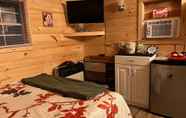 อื่นๆ 6 Harrisville Love Shack - Secluded Retreat 1 Bedroom Cabin by Redawning