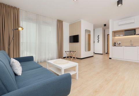 Others Studio Targowa 5 by Renters