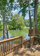 Primary image Charming Lexington Getaway - Large Riverfront Deck