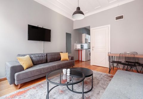 Others Chic Flat With Balcony 5 min to Taksim Sq