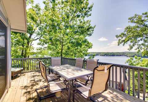 Khác Osage Beach Getaway w/ Expansive Lake Views!