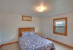 Others 3 Inviting Berne Getaway w/ Deck - Pets Welcome!