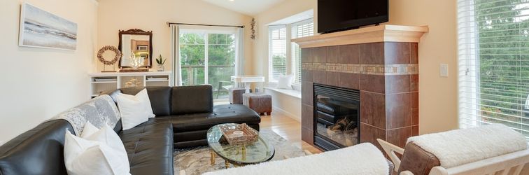 Others Cozy Waldport Vacation Rental: Steps From the Bay!