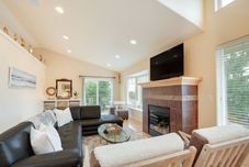 Others Cozy Waldport Vacation Rental: Steps From the Bay!