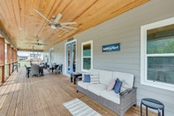 Others Riverfront Arkansas Abode w/ Deck & Grill!