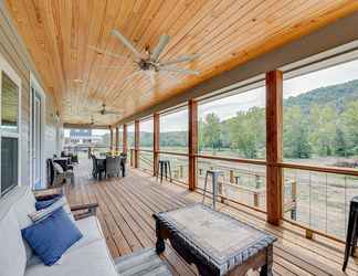 Lain-lain 2 Riverfront Arkansas Abode w/ Deck & Grill!