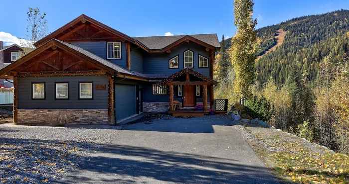 Others West Pine Lodge 3 Bedroom Home