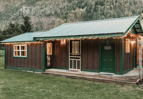 Others 71mf- Rustic - Pets Ok - Sleeps 4 1 Bedroom Cabin by Redawning