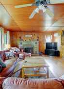 Primary image Rapid City Cottage w/ Patio Near Beach Access!