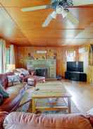 Primary image Rapid City Cottage w/ Patio Near Beach Access!