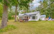 Others 6 Rapid City Cottage w/ Patio Near Beach Access!