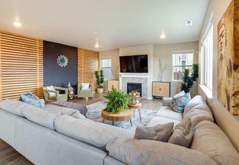 Others Furnished Patio & Fire Pit: Bremerton Home!