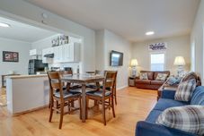 Others Lafayette Townhome: Cozy Retreat w/ Private Patio