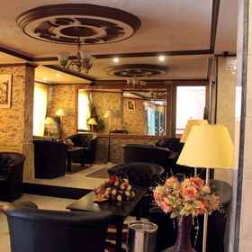 フロント 1 シティーライスホテル, Aya's dresses ホテル