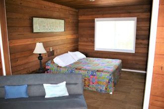 Others 4 The Lowtide Motel