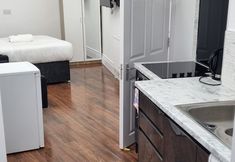 기타 4 Nikoda Lodge