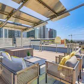 Interior 1 Rooftop w/ Views: Modern Little Italy Townhome, Hotel Pusat Konvensyen San Diego