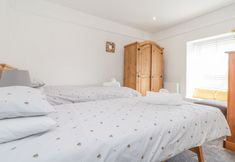 Others 3 Dragonfly Cottage