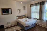 Others Immaculate 1-bed Apartment in Greenhithe