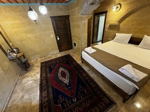 Lainnya 4 Rustic Caves