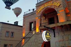 Lainnya Rustic Caves