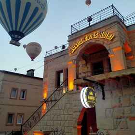 Primary image 1 รัสติก เคฟส์, โรงแรม & ที่พัก พิพิธภัณฑ์กลางแจ้งเกอเรเม