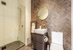 기타 6 Modern Living In Prime Location!