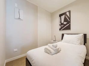 Others 4 Central & Modern 2-Bedroom Apartment