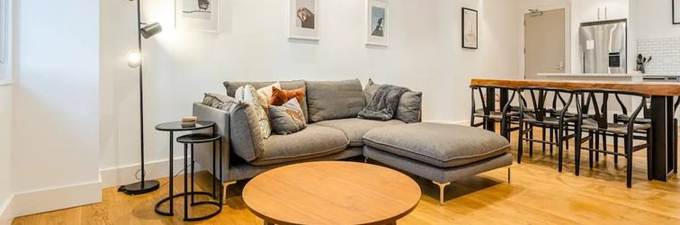 Others Modern City Apartment On Main Shopping Street