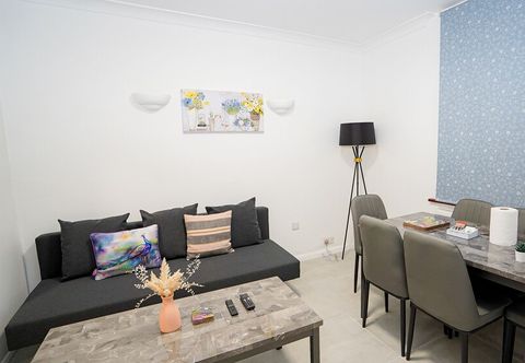 อื่นๆ Cozy 2 bed Apt with Private Garden