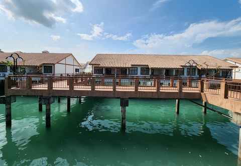 Lainnya Alpine LXPD Full Seaview Water Chalet