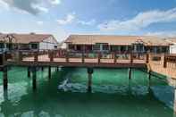 Lainnya Alpine LXPD Full Seaview Water Chalet