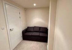 Khác 3 Stunning 1-bed Apartment in Salford