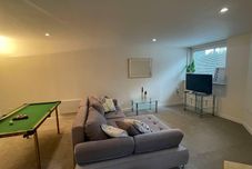 Khác Stunning 1-bed Apartment in Salford