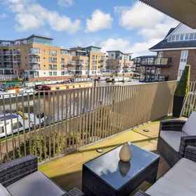 Primary image 1 Luxury 3-bed Top Floor Penthouse in Brentford, International Molybdenum Association (IMOA) Hotels