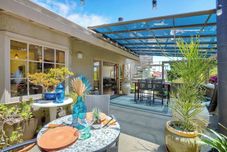 其他 Serene Coastal Home Sleeps 8 1 Mile From Beach!