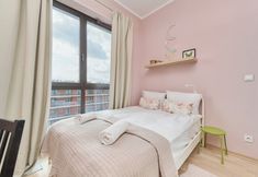 Others 6 Bright Apartment Walońska 19 by Renters