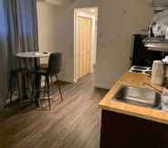 Others 3 Brand New Dt 1 Br Close To All Edmonton, Canada