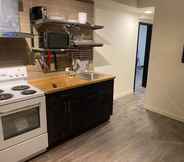 Others 5 Brand New Dt 1 Br Close To All Edmonton, Canada